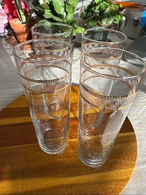 4 Libbey Vintage Tom Collin’s Glasses with Gold Loop
Trim.
